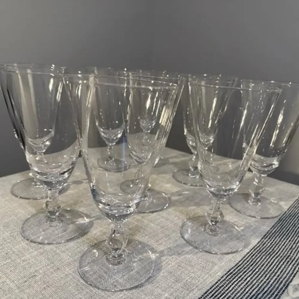 🍷✨ Set of 8 Vintage Clear Glass Water Iced Tea Goblets – UV Reactive Pink Glow